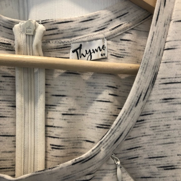 Maternity and Breastfeeding Dress - Picture 3 of 4